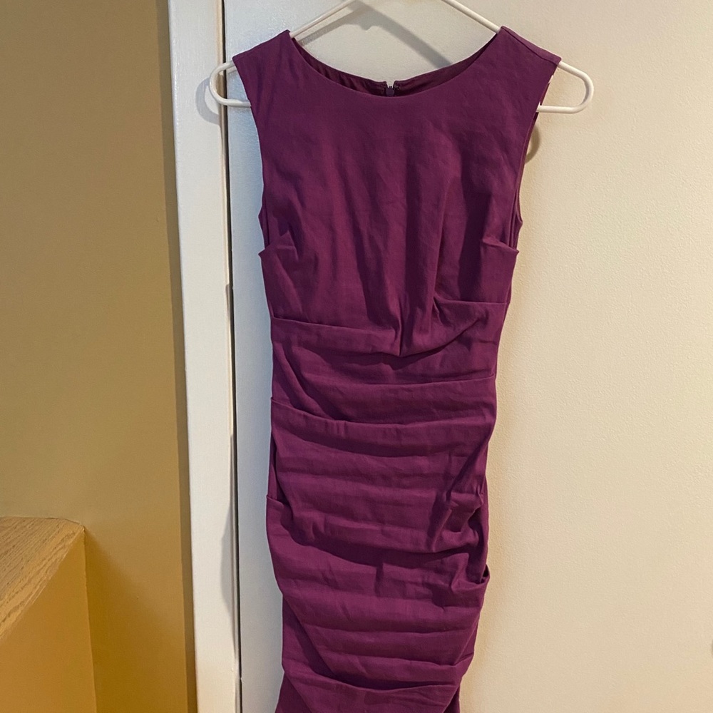 Abs Sleeveless Dress in berry